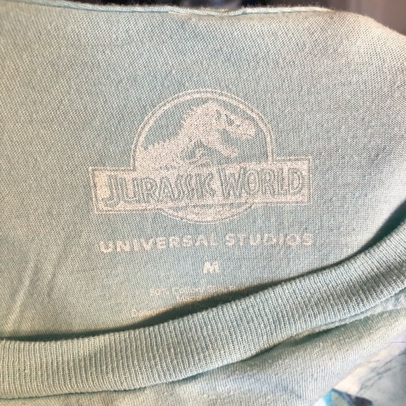 Universal Studios Jurassic World graphic tee - Picture 2 of 3
